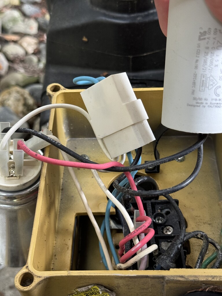What capacitors do I need for a Hayward Super Pump 700 1.5 HP Pool